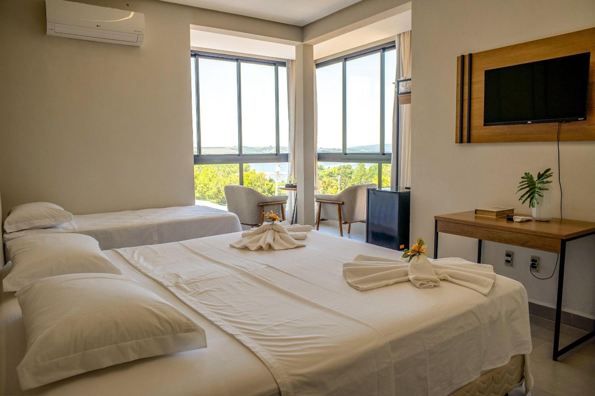 Pousada Com Piscina, Jacuzzi E Com Vista Em Capitolio - Casa Decore Eksteriør billede
